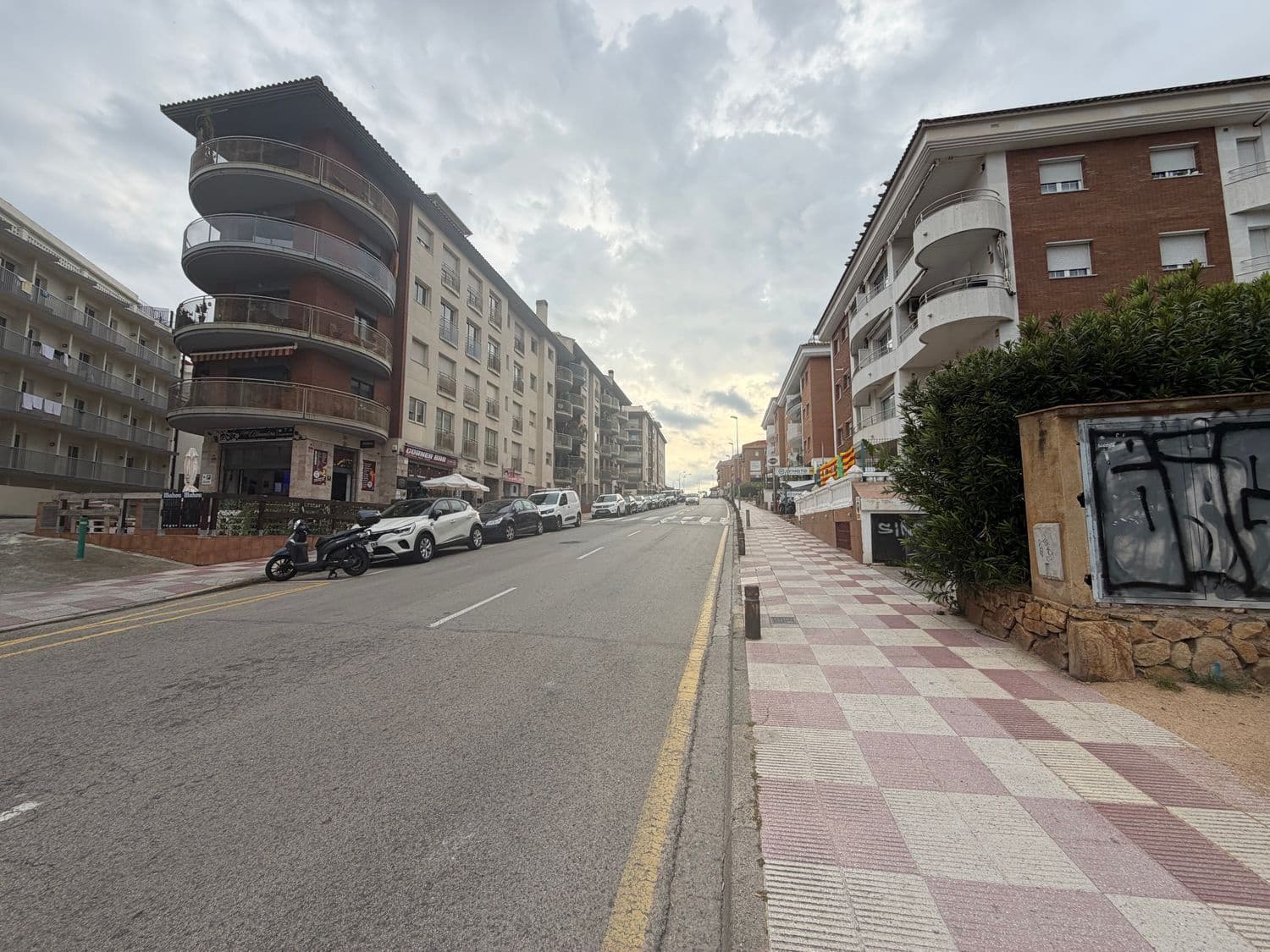 Autotalli myytävänä paikassa Lloret de Mar - 85 000 € (Ref: 9832913)