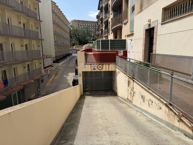 Garasje til salgs i Fenals, Lloret de Mar - € 85 000 (Ref: 9832913)