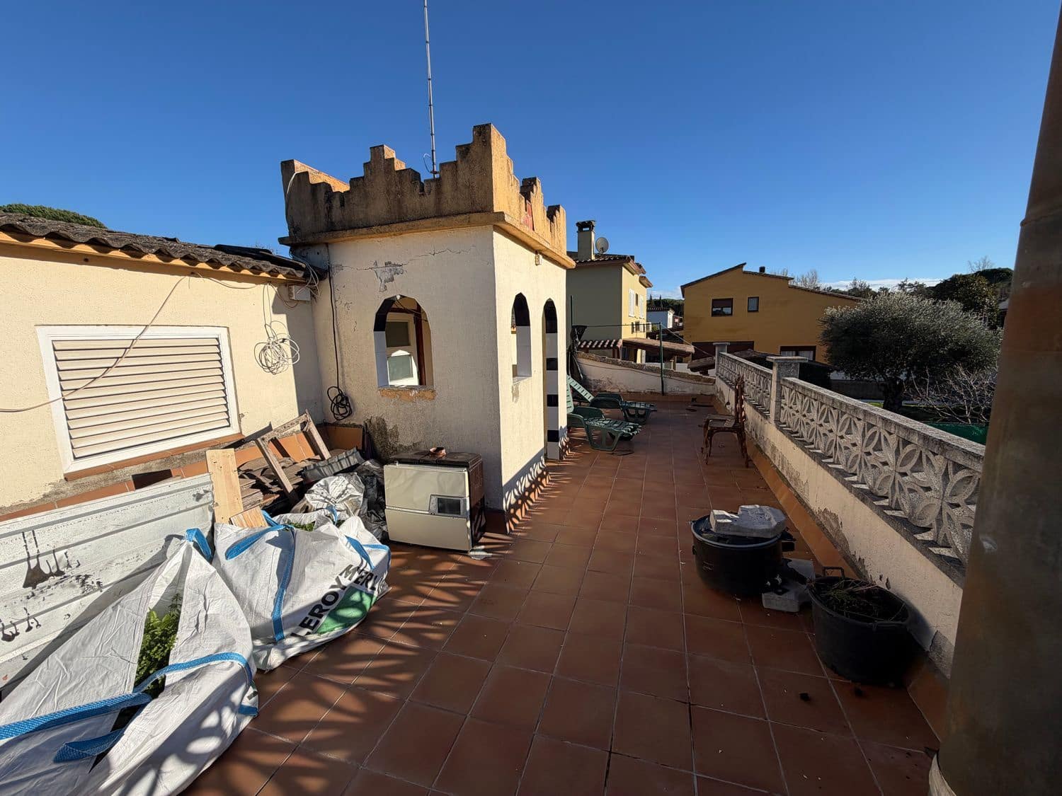 5 soveværelse Byhus til salg i Llagostera med swimmingpool - € 249.000 (Ref: 9832916)