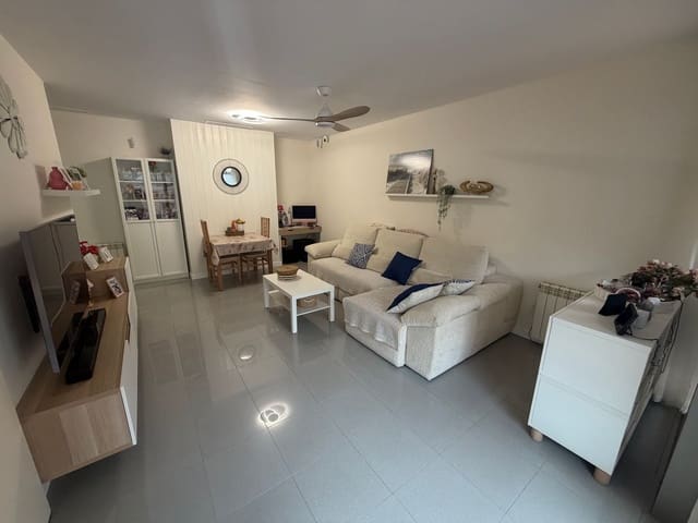 2 soverom Leilighet til salgs i Girona by med svømmebasseng garasje - € 259 000 (Ref: 9867632)