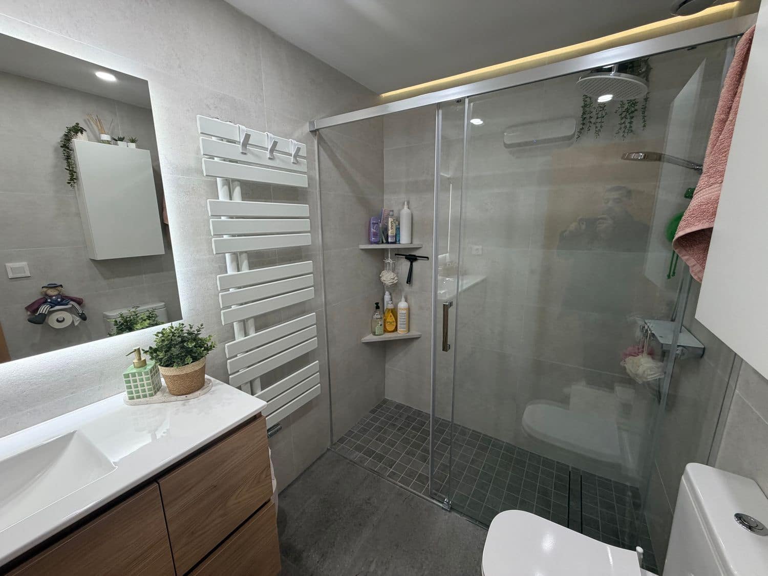 2 soverom Leilighet til salgs i Girona by med svømmebasseng garasje - € 259 000 (Ref: 9867632)