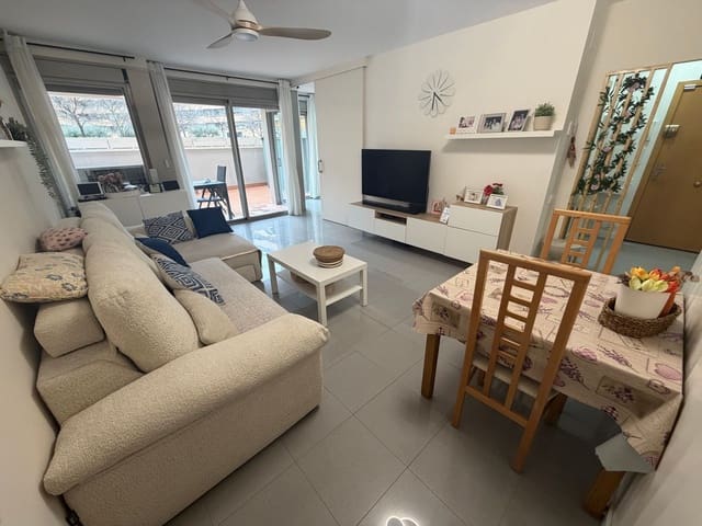 2 soverom Leilighet til salgs i Girona by med svømmebasseng garasje - € 259 000 (Ref: 9867632)