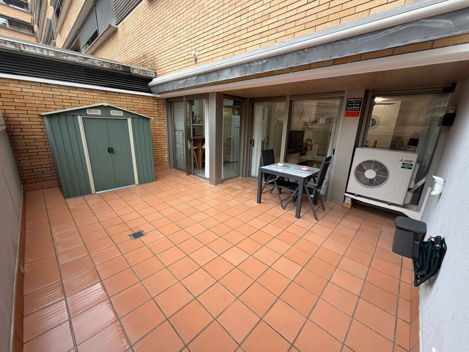 2 soverom Leilighet til salgs i Girona by med svømmebasseng garasje - € 259 000 (Ref: 9867632)