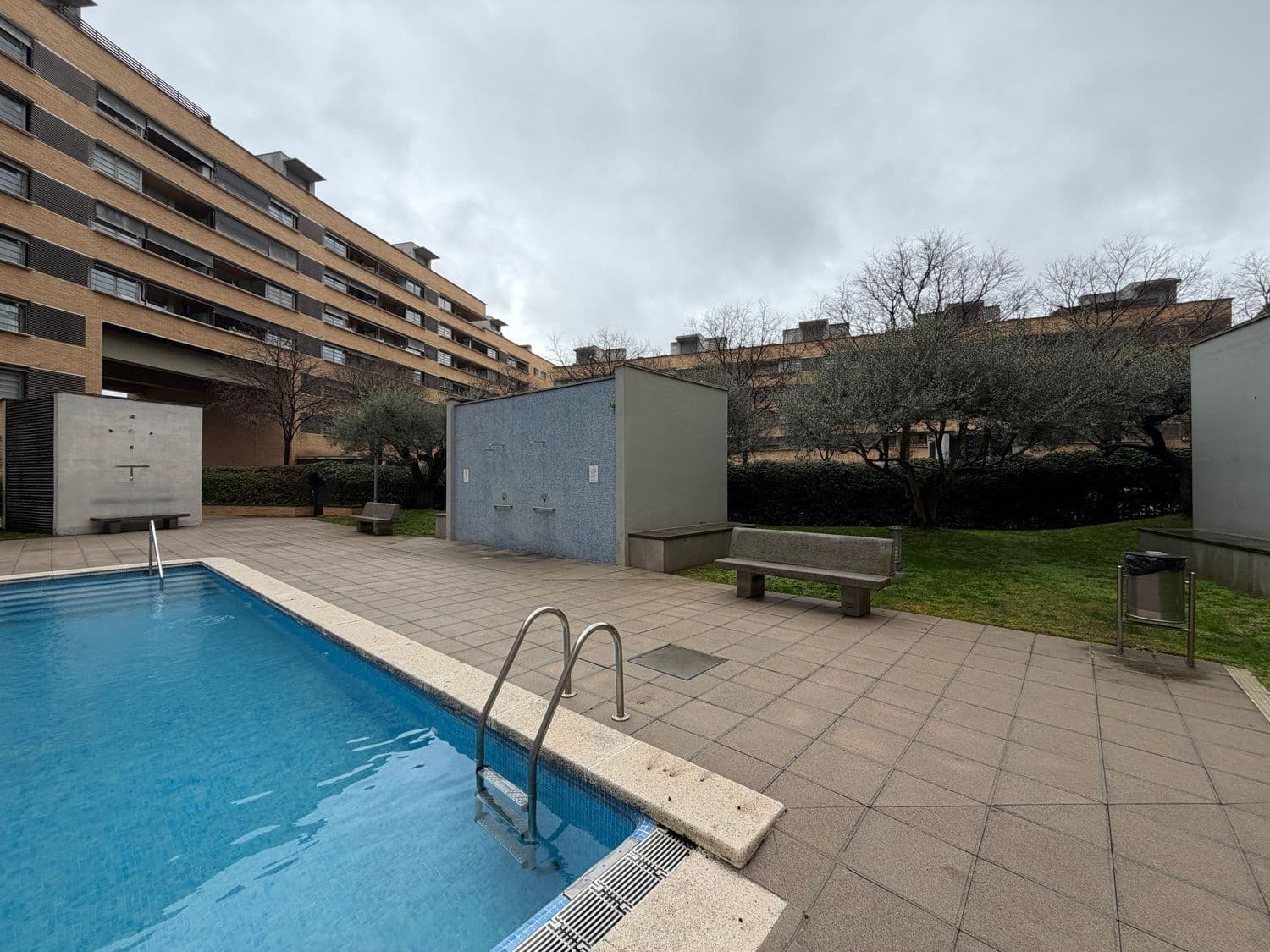 2 soverom Leilighet til salgs i Girona by med svømmebasseng garasje - € 259 000 (Ref: 9867632)