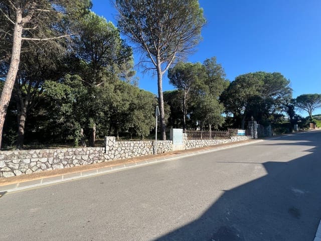 Building Plot for sale in Llagostera - € 430,000 (Ref: 9867634)