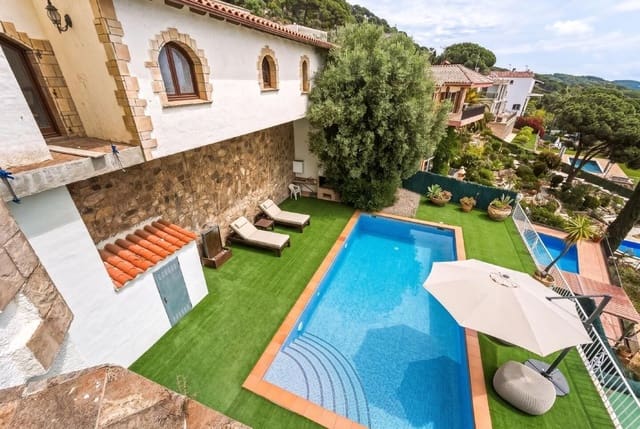 8 sovrum Villa till salu i Roca Grossa, Lloret de Mar med pool garage - 2 500 000 € (Ref: 9868686)