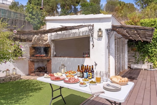 4 slaapkamer Villa te koop in Aiguaviva Parc, Vidreres met zwembad garage - € 365.000 (Ref: 9873617)