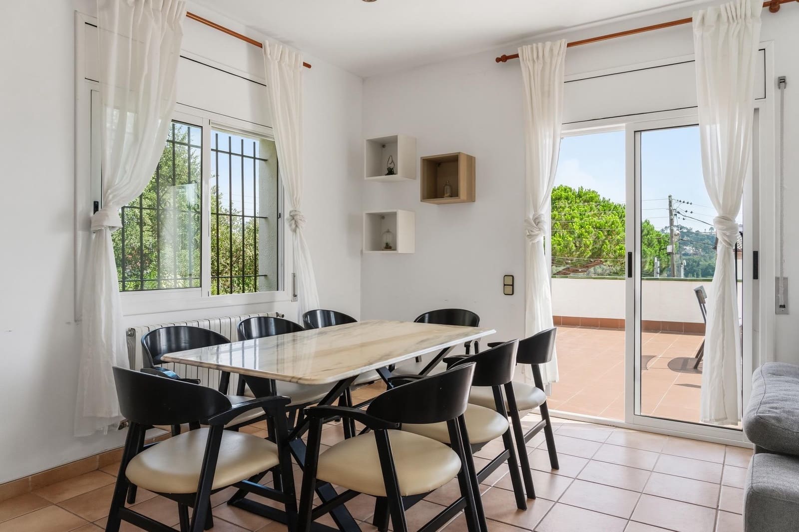 4 bedroom Villa for sale in Vidreres with pool garage - € 365,000 (Ref: 9873617)