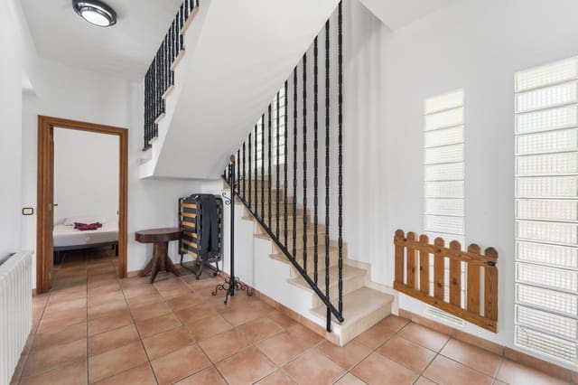 4 camera da letto Villa in vendita in Aiguaviva Parc, Vidreres con piscina garage - 365.000 € (Rif: 9873617)