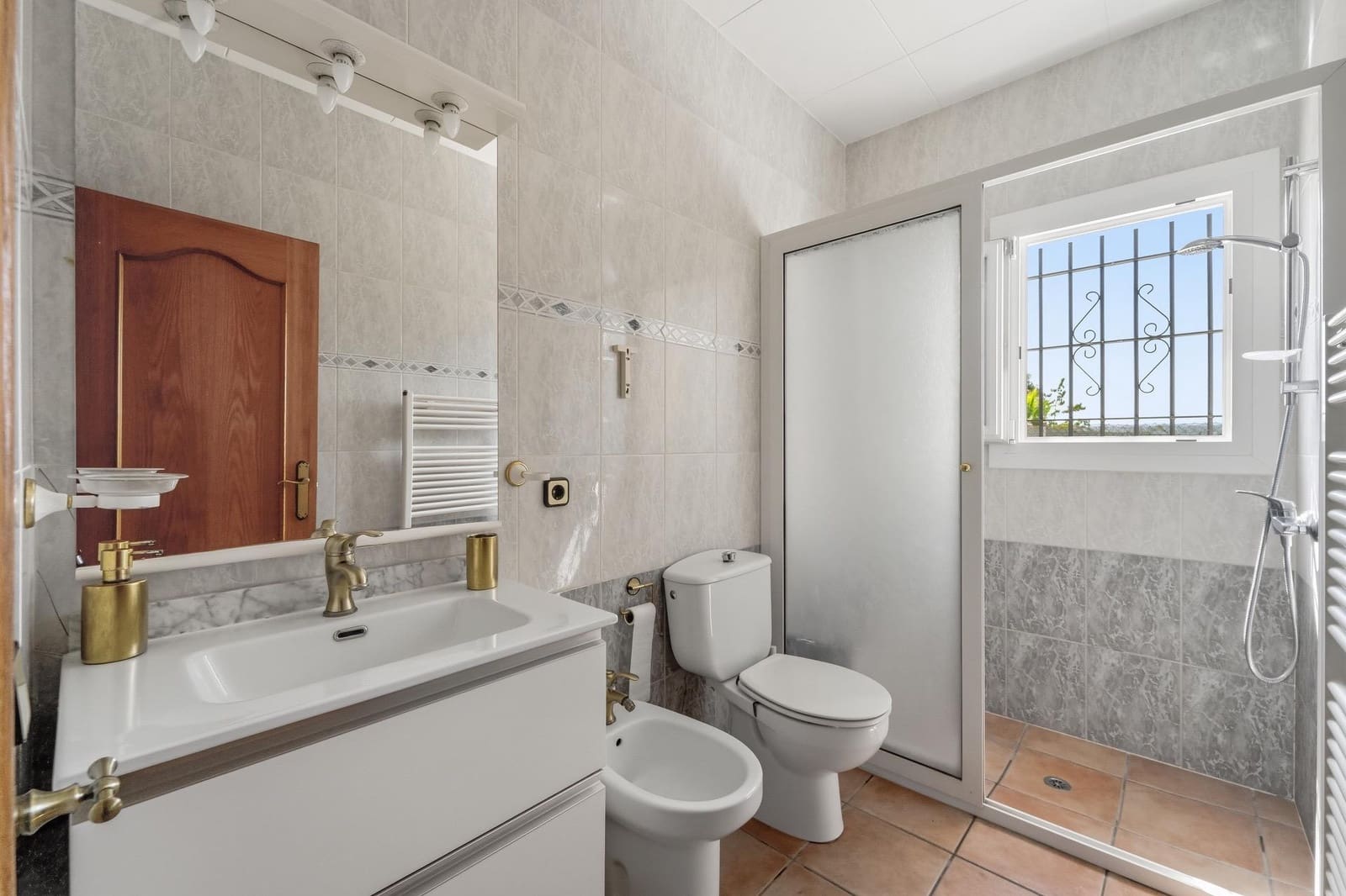 4 bedroom Villa for sale in Vidreres with pool garage - € 365,000 (Ref: 9873617)