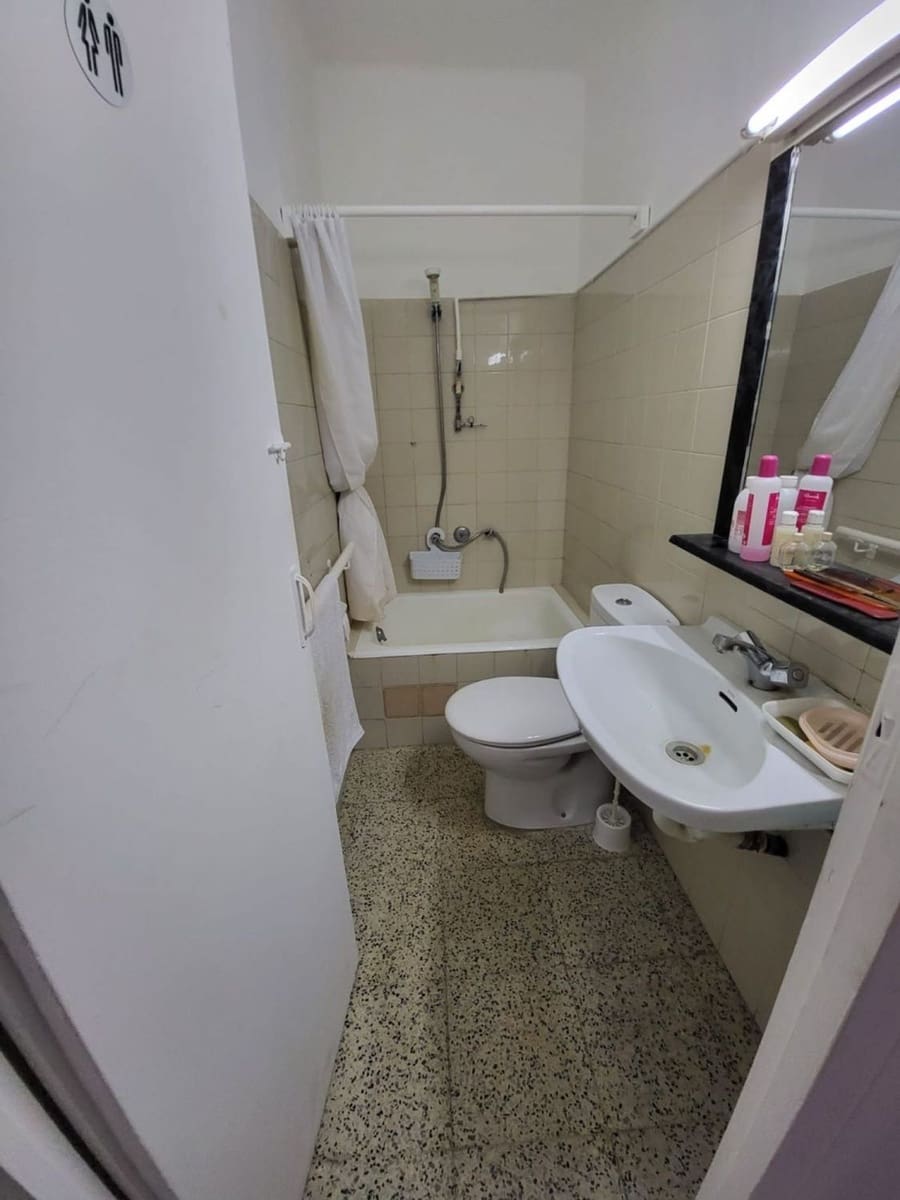 6 chambre Villa/Maison à vendre à Llagostera avec garage - 340 000 € (Ref: 9873620)