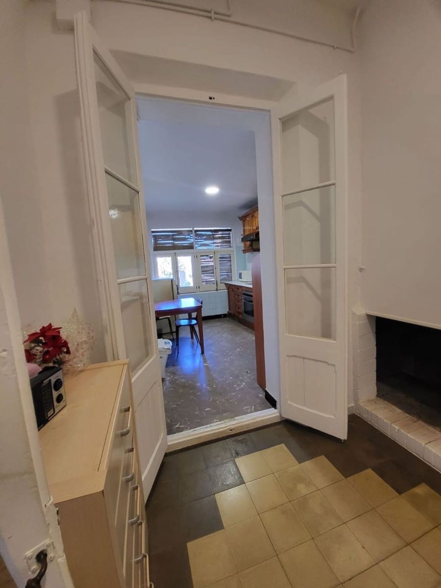 6 chambre Villa/Maison à vendre à Llagostera avec garage - 340 000 € (Ref: 9873620)