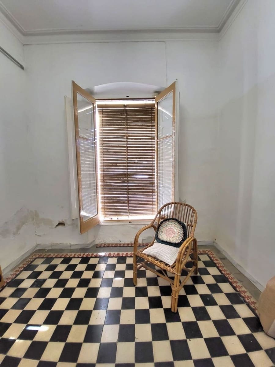 6 chambre Villa/Maison à vendre à Llagostera avec garage - 340 000 € (Ref: 9873620)