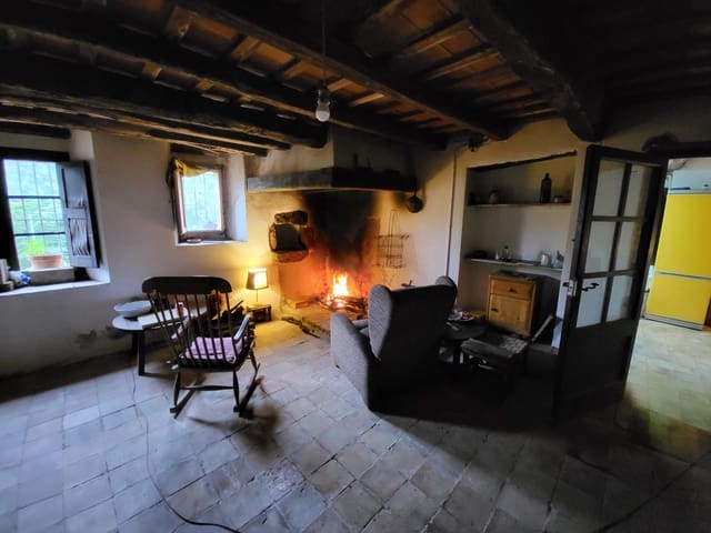 4 bedroom Finca/Country House for sale in Santa Coloma de Farners with garage - € 325,000 (Ref: 9873621)
