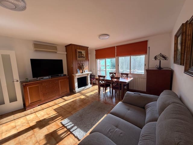 3 sovrum Villa till salu i Llagostera med garage - 279 000 € (Ref: 9873624)