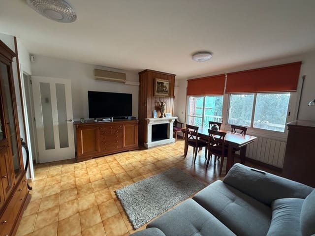3 sovrum Villa till salu i Llagostera med garage - 279 000 € (Ref: 9873624)