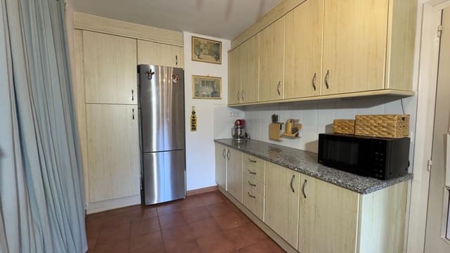 3 sovrum Villa till salu i Santa Cristina d'Aro med pool garage - 350 000 € (Ref: 9873627)