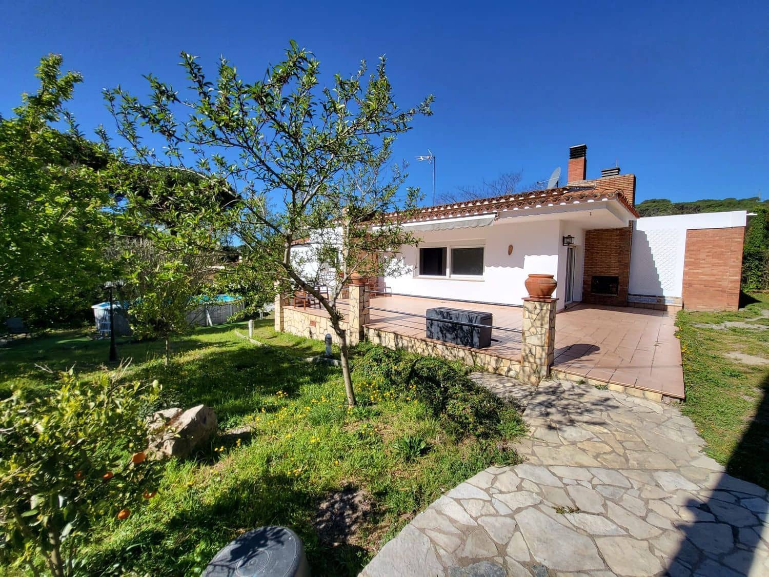 3 soverom Villa til salgs i Santa Cristina d'Aro med svømmebasseng garasje - € 350 000 (Ref: 9873627)