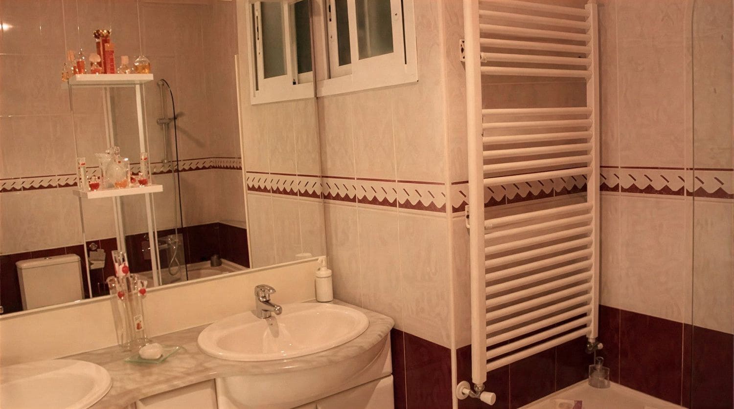 Chalet de 3 habitaciones en Lloret de Mar en venta con garaje - 625.000 € (Ref: 9873631)