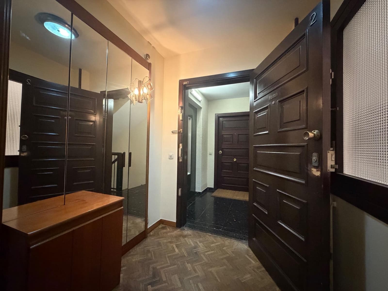 4 bedroom Flat for sale in Girona city with garage - € 460,000 (Ref: 9873633)