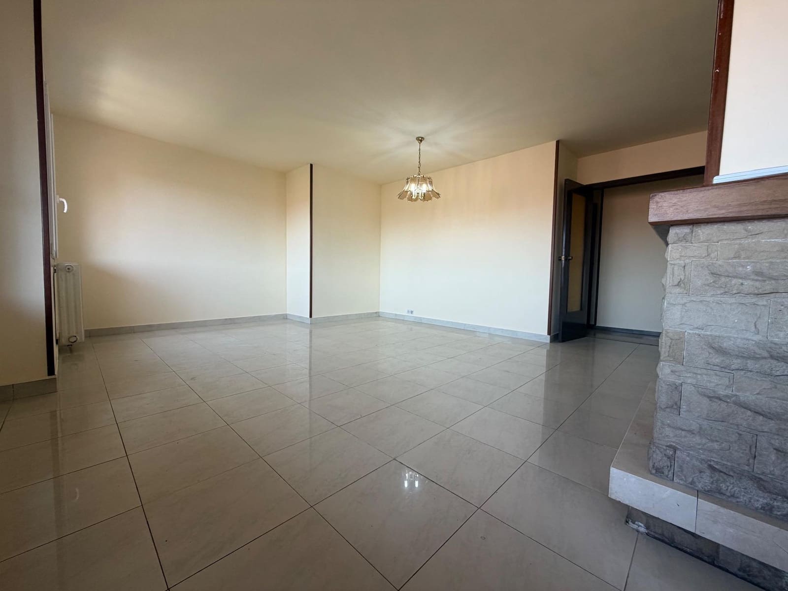 4 bedroom Flat for sale in Girona city with garage - € 460,000 (Ref: 9873633)