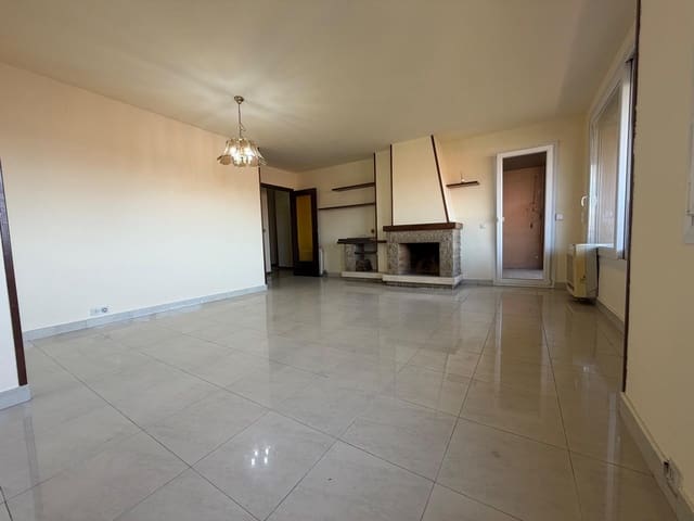 4 sypialnia Mieszkanie na sprzedaż w Miasto Girona z garażem - 460 000 € (Ref: 9873633)