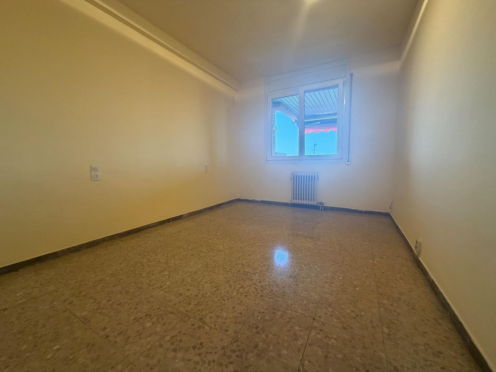 4 bedroom Flat for sale in Girona city with garage - € 460,000 (Ref: 9873633)
