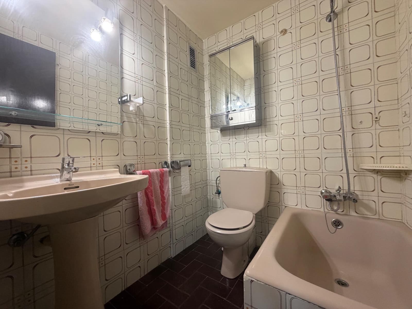 4 bedroom Flat for sale in Girona city with garage - € 460,000 (Ref: 9873633)