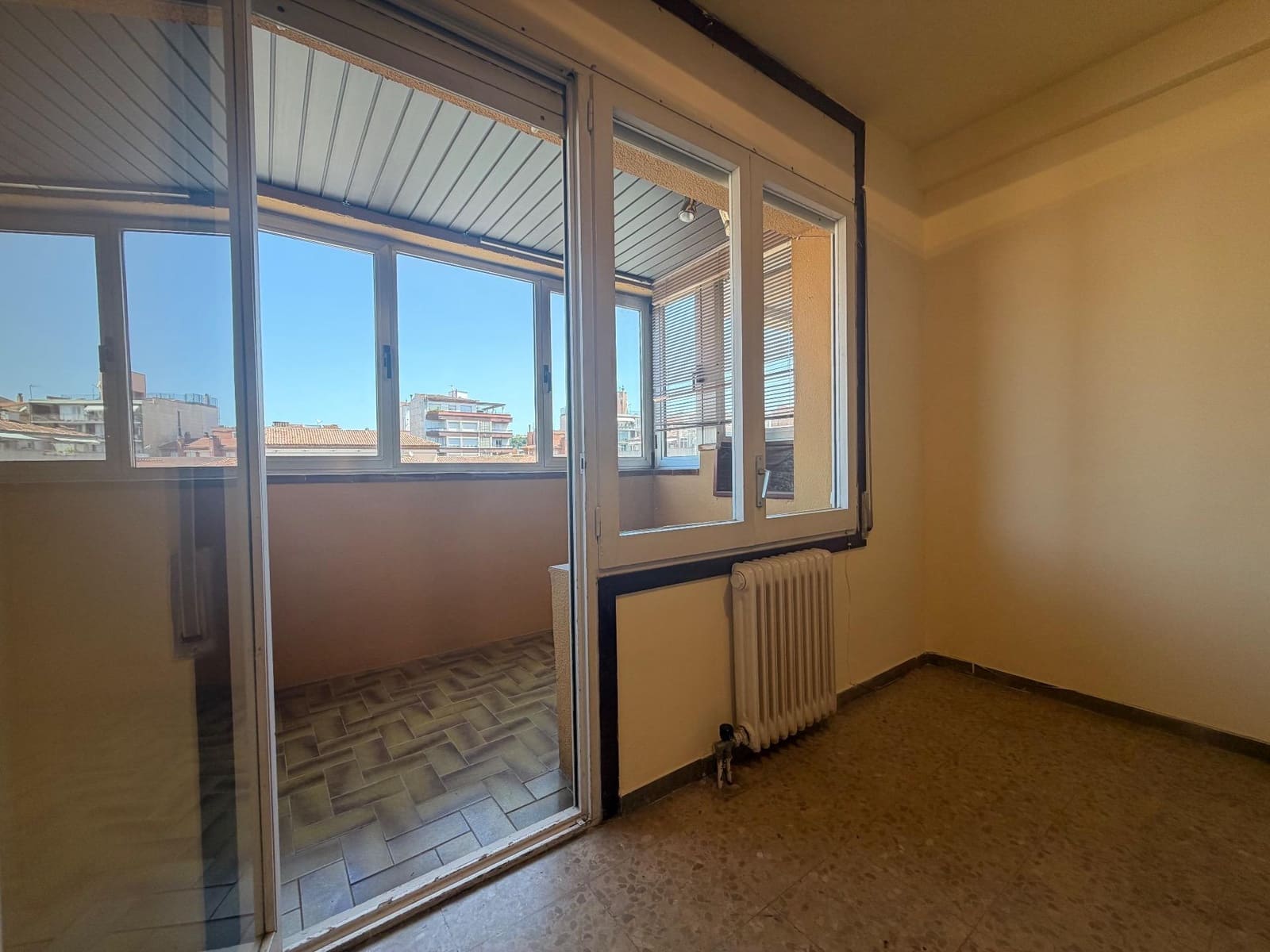 4 bedroom Flat for sale in Girona city with garage - € 460,000 (Ref: 9873633)
