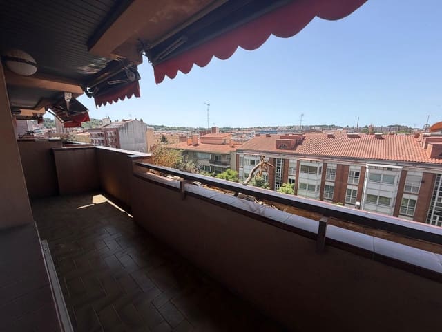 4 sypialnia Mieszkanie na sprzedaż w Miasto Girona z garażem - 460 000 € (Ref: 9873633)