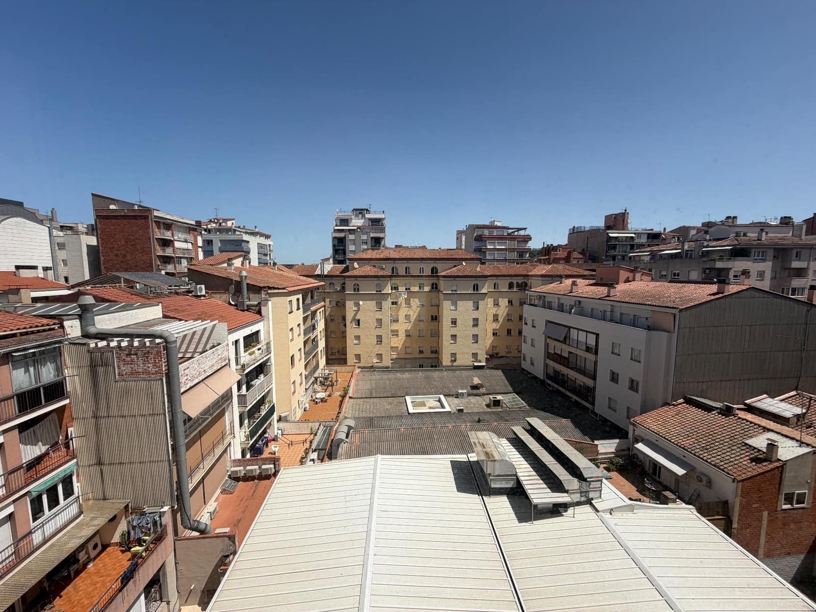 4 bedroom Flat for sale in Girona city with garage - € 460,000 (Ref: 9873633)