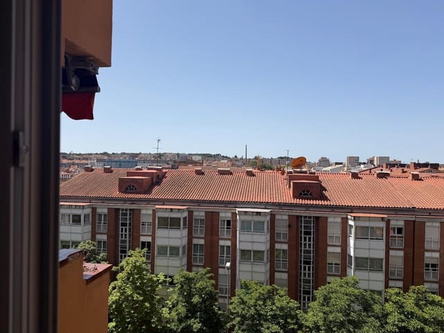 4 sypialnia Mieszkanie na sprzedaż w Miasto Girona z garażem - 460 000 € (Ref: 9873633)