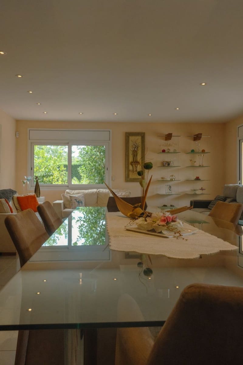 5 bedroom Villa for sale in Llagostera with pool garage - € 690,000 (Ref: 9873635)