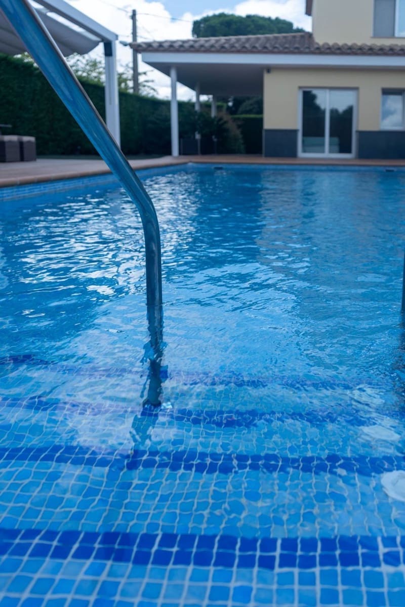 5 bedroom Villa for sale in Llagostera with pool garage - € 690,000 (Ref: 9873635)