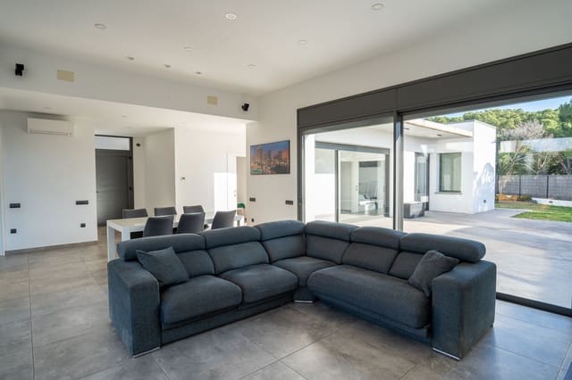 3 chambre Villa/Maison à vendre à Castell d'Aro, Castell-Platja d'Aro avec garage - 1 250 000 € (Ref: 9873638)