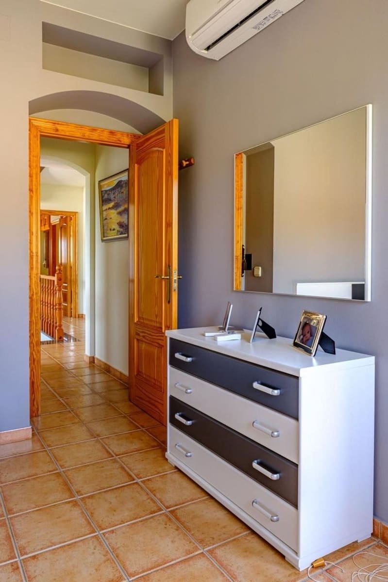5 bedroom Villa for sale in Mont-ras with pool garage - € 1,090,000 (Ref: 9873643)