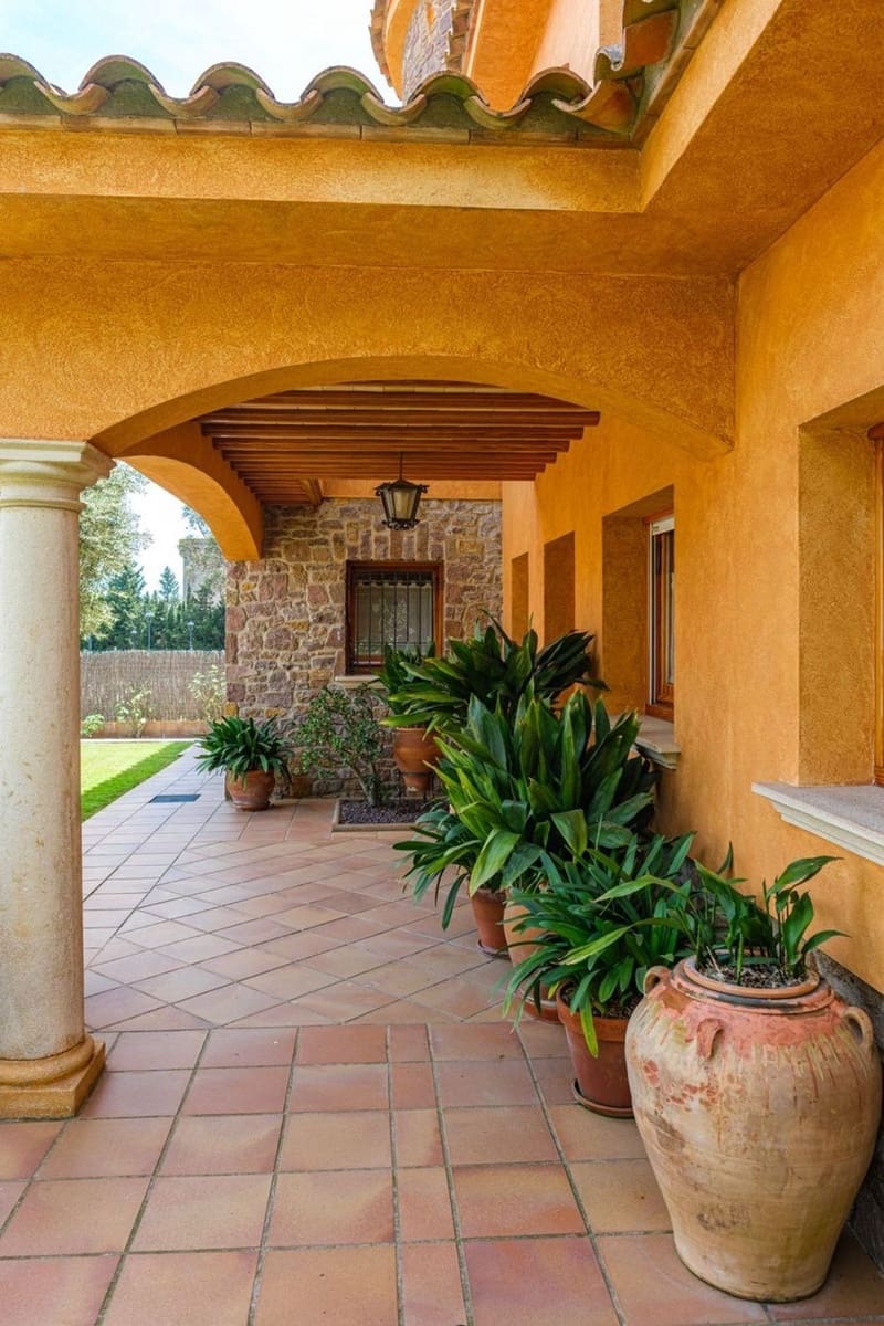 5 bedroom Villa for sale in Mont-ras with pool garage - € 1,090,000 (Ref: 9873643)