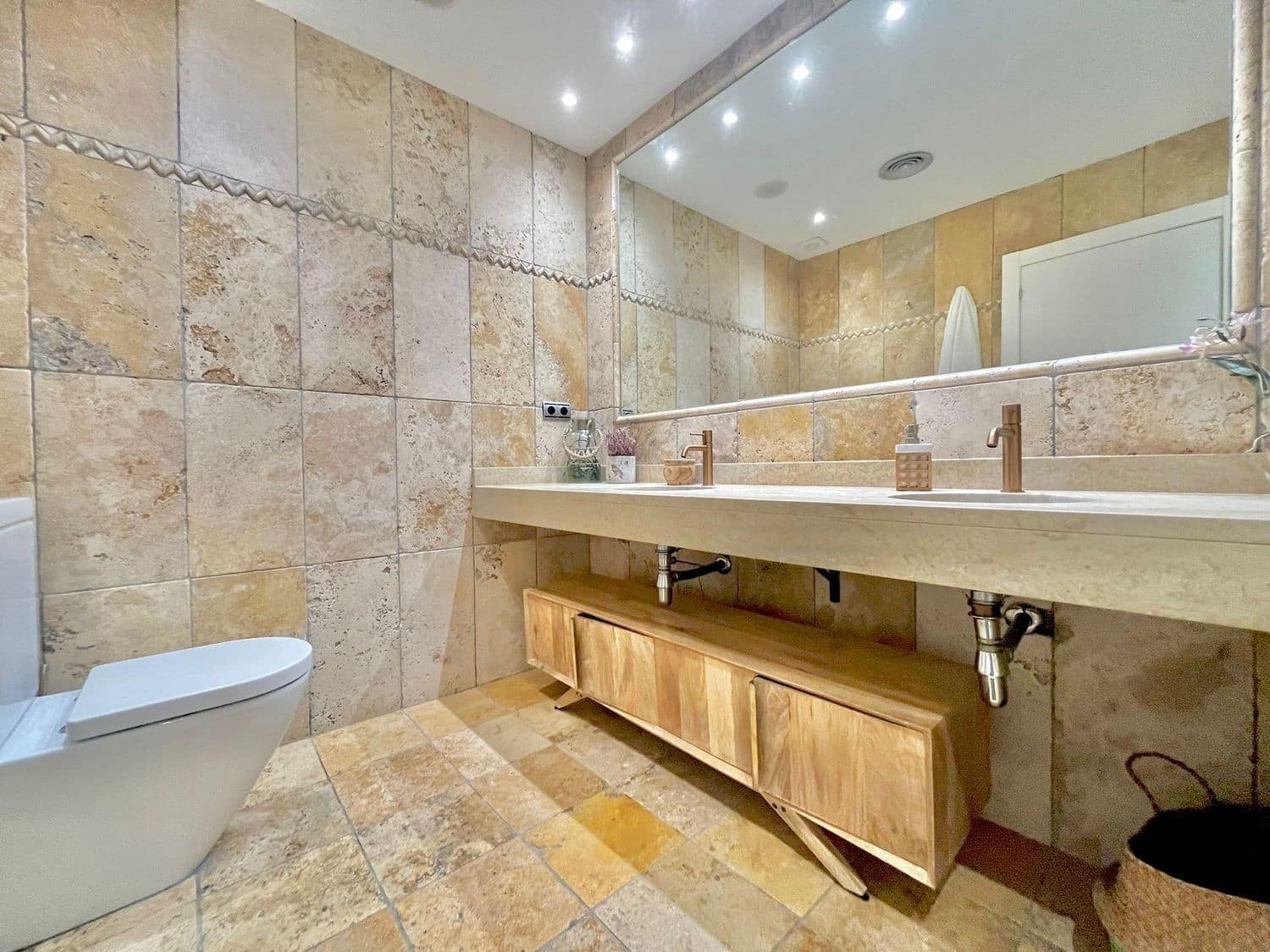 6 bedroom Villa for sale in Blanes with pool garage - € 794,000 (Ref: 9873644)