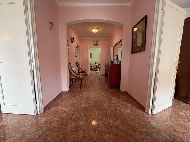 4 bedroom Villa for sale in Mont-ras with garage - € 419,000 (Ref: 9884922)