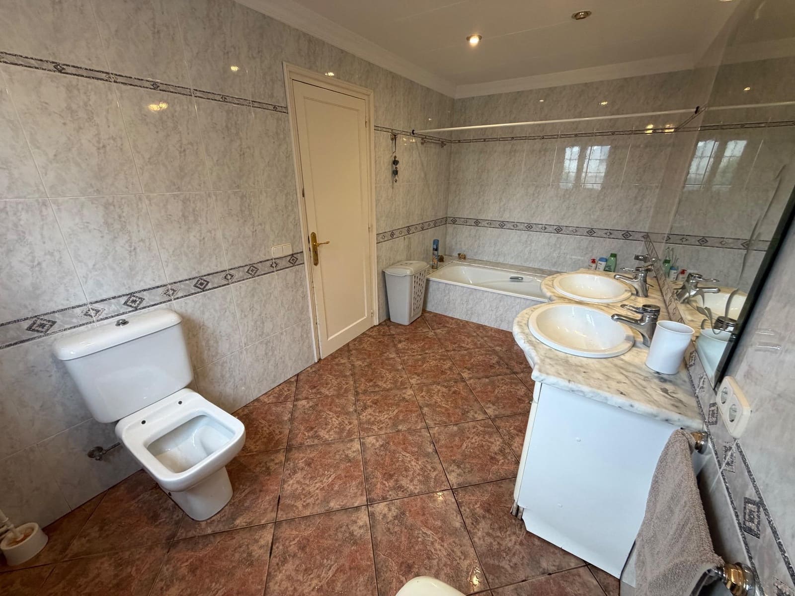 Chalet de 4 habitaciones en Mont-ras en venta con garaje - 419.000 € (Ref: 9884922)