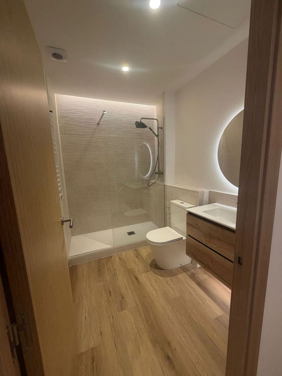 3 soveværelse Erhverv til leje i Barcelona by - € 1.250 (Ref: 9884924)
