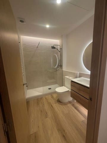 3 bedroom Commercial for rent in La Clota, Barcelona city - € 1,250 (Ref: 9884924)