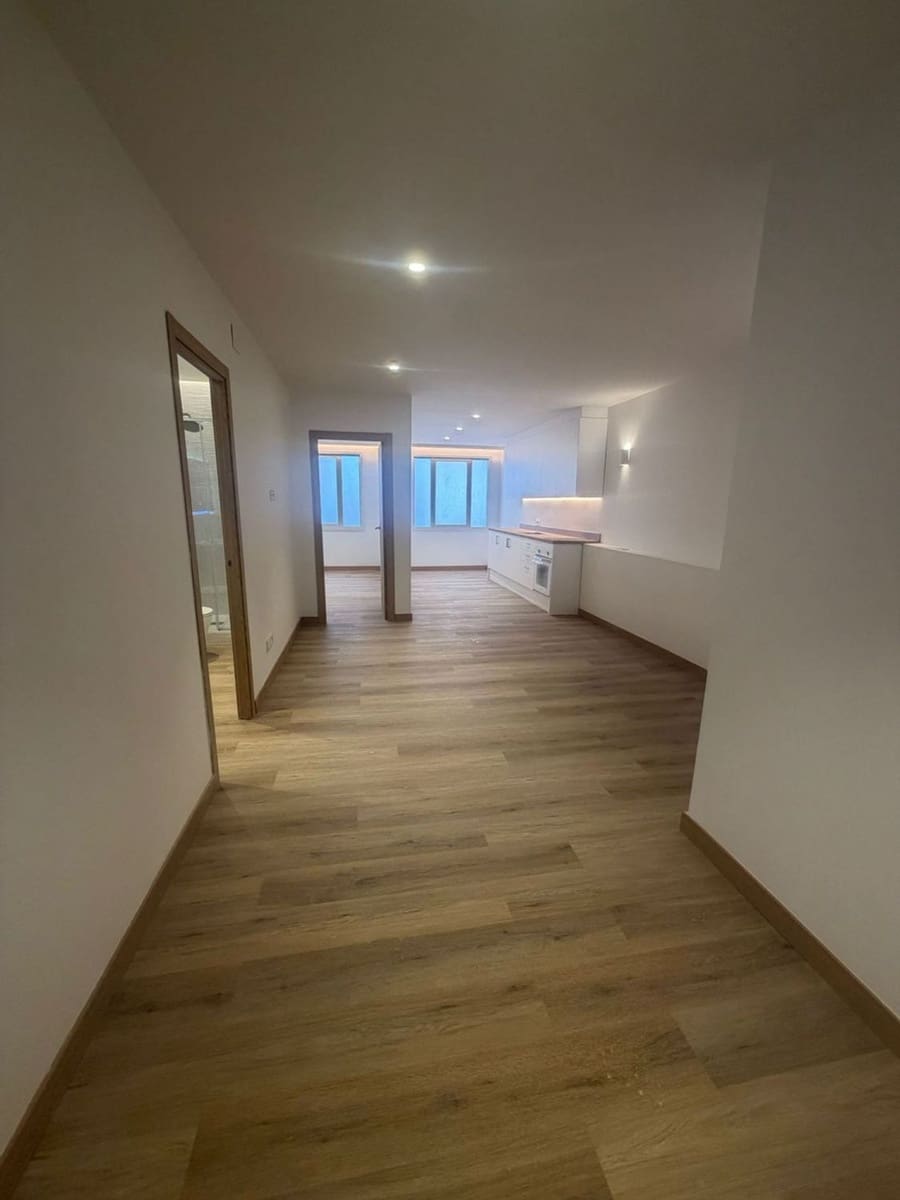 3 soveværelse Erhverv til leje i Barcelona by - € 1.250 (Ref: 9884924)