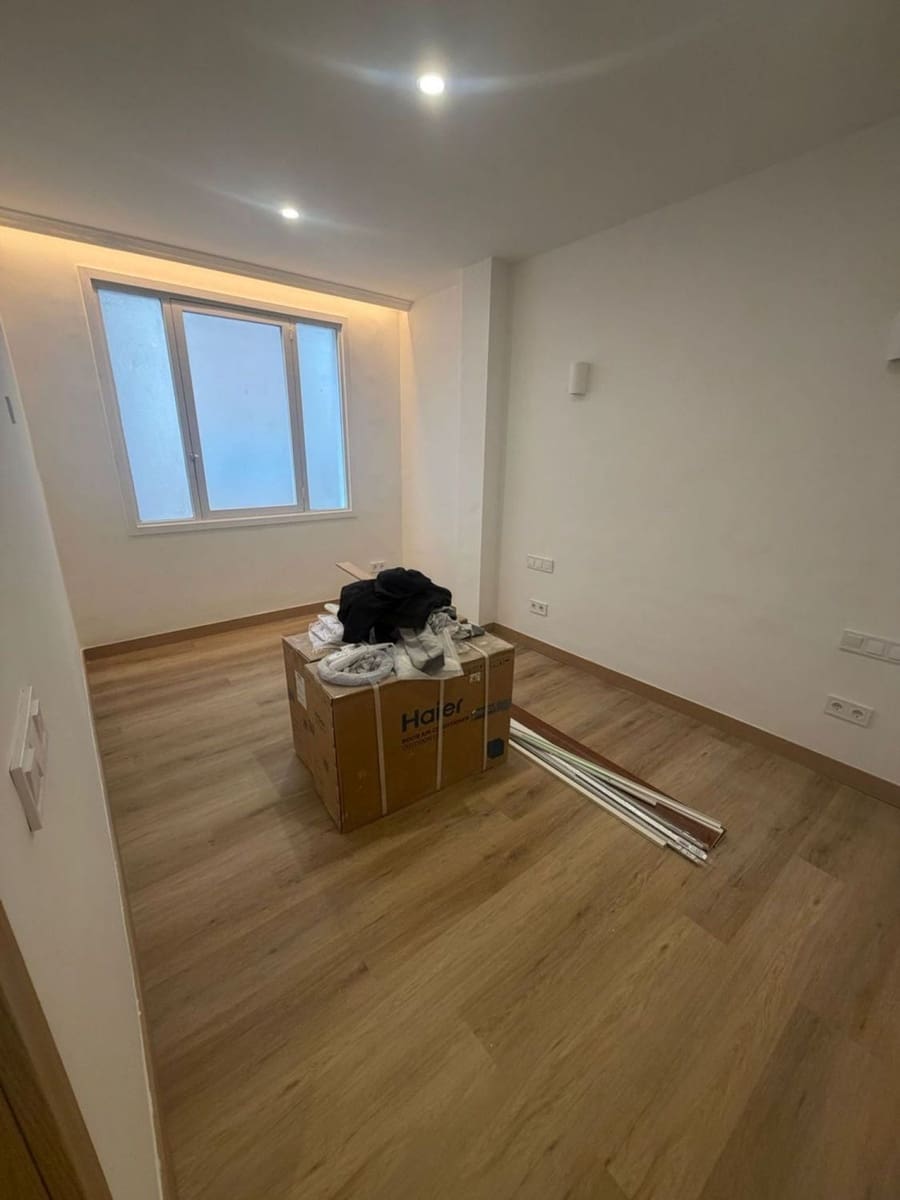 3 soveværelse Erhverv til leje i Barcelona by - € 1.250 (Ref: 9884924)