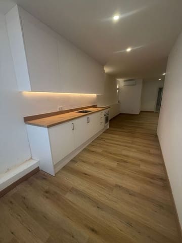 3 bedroom Commercial for rent in La Clota, Barcelona city - € 1,250 (Ref: 9884924)