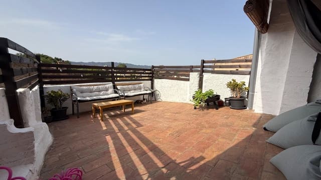 3 slaapkamer Rijtjeshuis te koop in La Bisbal d'Empordà - € 340.000 (Ref: 9975523)