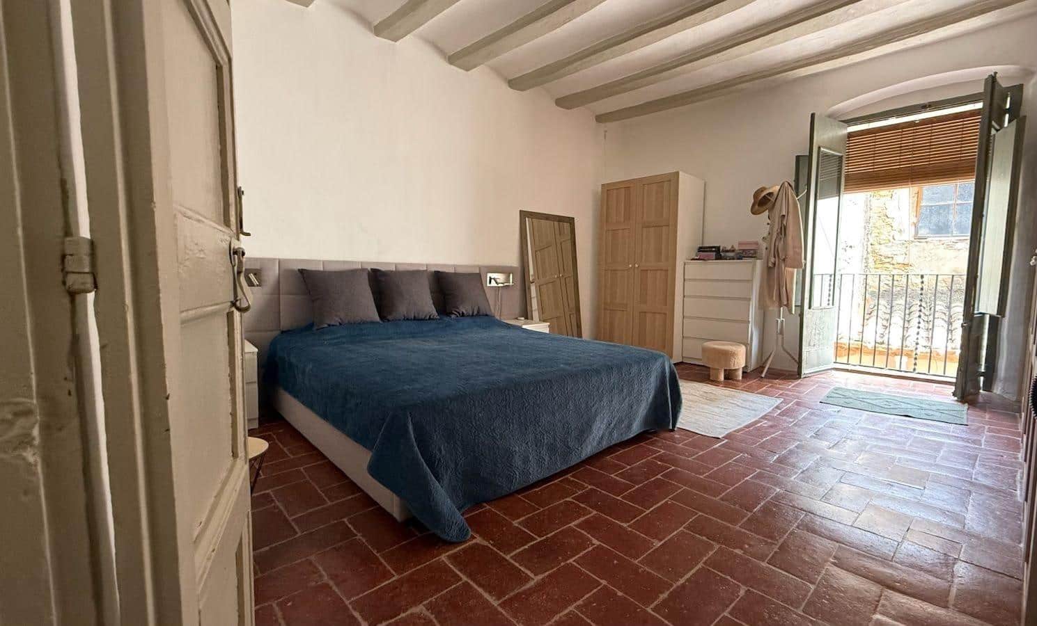 3 bedroom Terraced Villa for sale in La Bisbal d'Emporda - € 340,000 (Ref: 9975523)