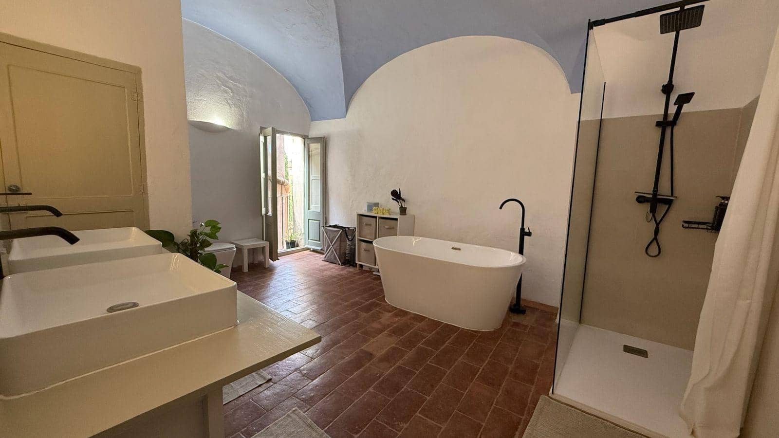 3 bedroom Terraced Villa for sale in La Bisbal d'Emporda - € 340,000 (Ref: 9975523)