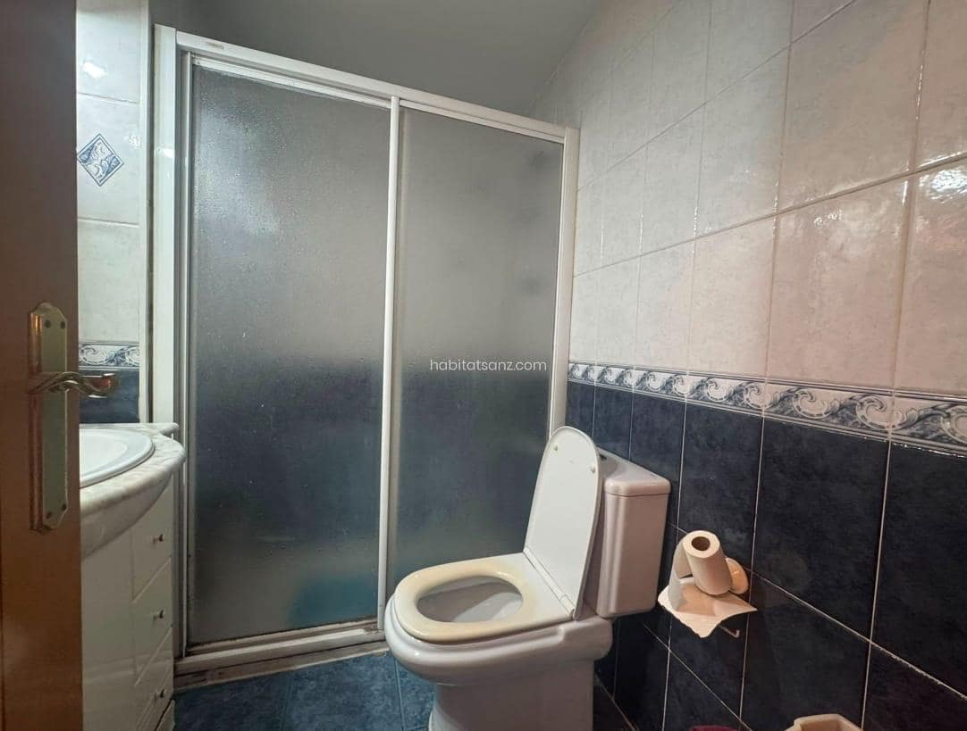 3 slaapkamer Flat te koop in Salt - € 175.000 (Ref: 9975524)