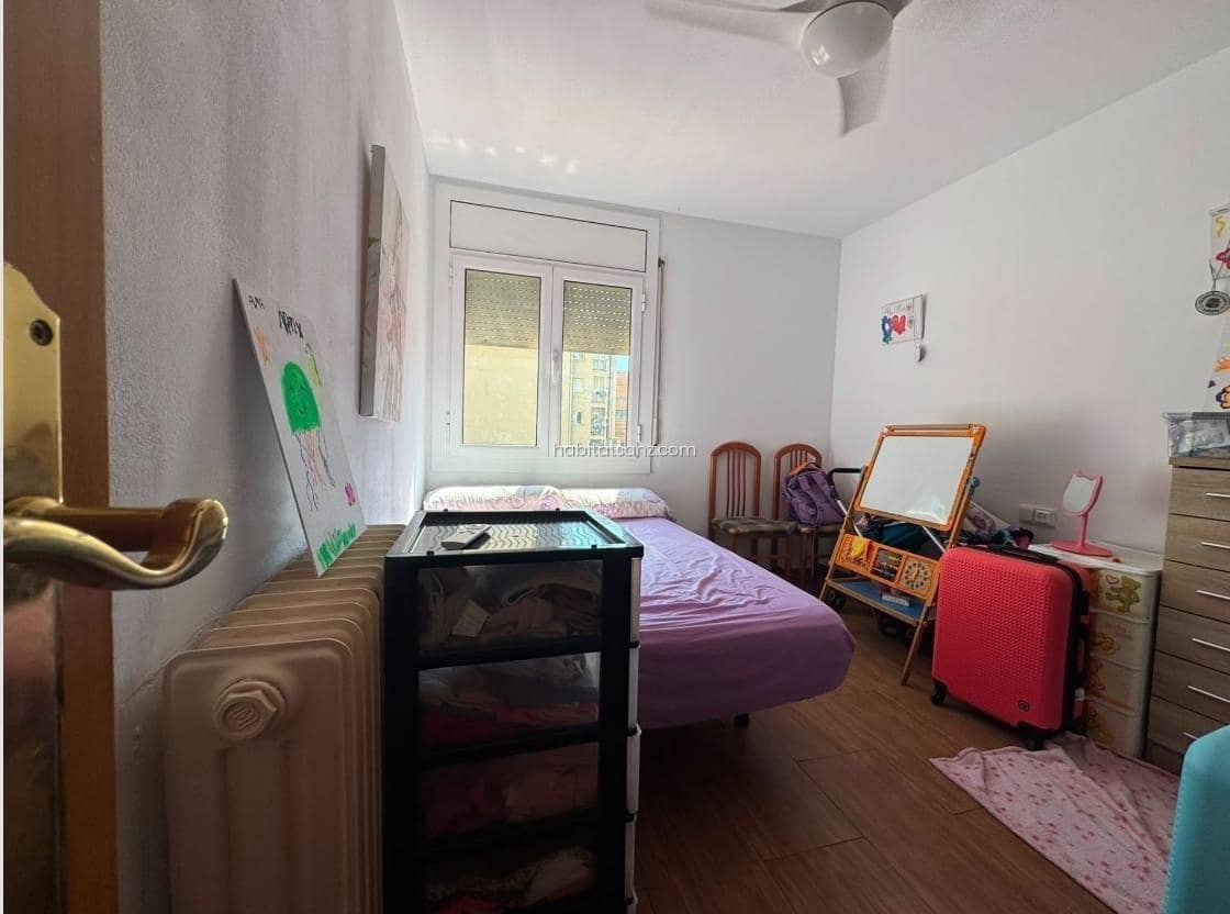 3 slaapkamer Flat te koop in Salt - € 175.000 (Ref: 9975524)